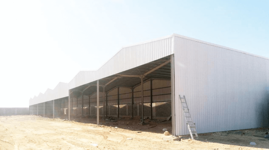 هناجر ومستودعات ساندوتش بانل